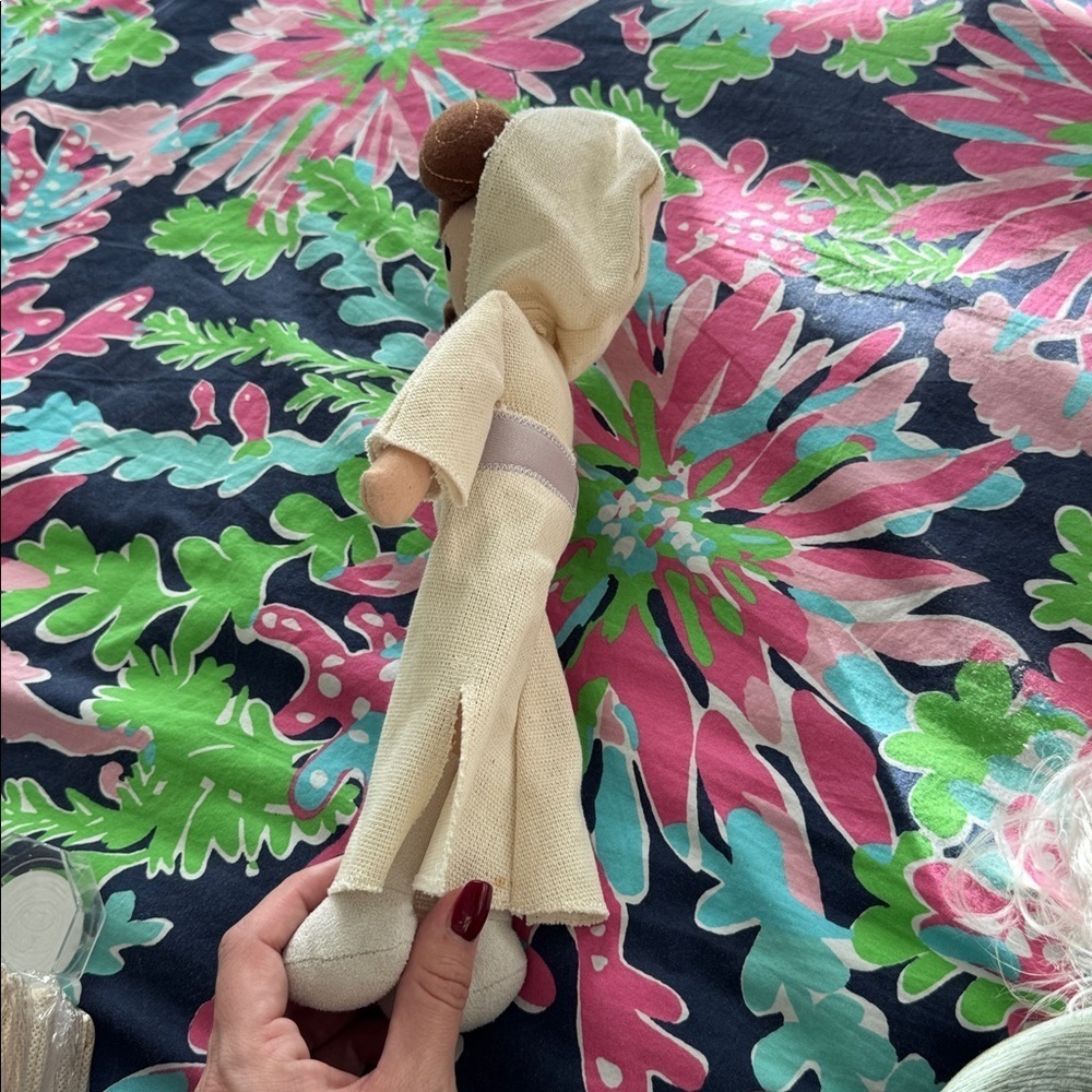 Disney Parks Star Wars: Galaxy's Edge Princess Leia Plush - Picture 7 of 7